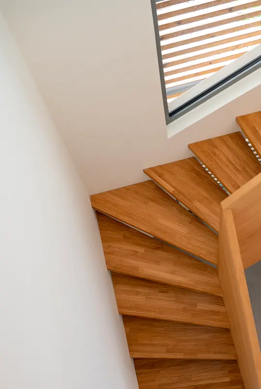 Rhinos Architecture - escalier interieur bois sur mesure